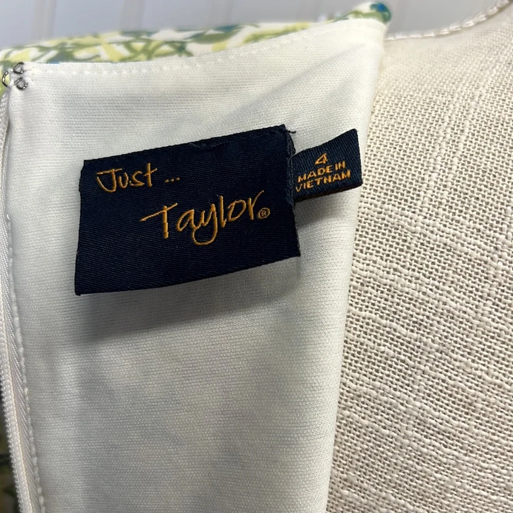 Just Taylor Garden Party Beaded Neckline Trumpet Sleeve‎ Sheath Dress Sz 4
